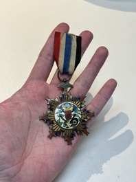 A Chinese 'Order of Extreme Bravery' medal (Order of the Golden Lion), inscribed Chi Dan 赤膽, Republic