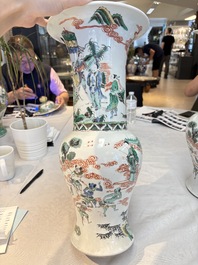 A pair of Chinese famille verte 'yenyen' 'Zhong Kui 鐘馗' vases, 19th C.