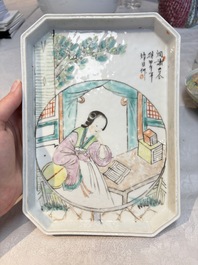 A Chinese qianjiang cai tray, two famille rose brush pots and a yellow-ground covered bowl, Tongzhi and Guangxu mark, 19/20th C.