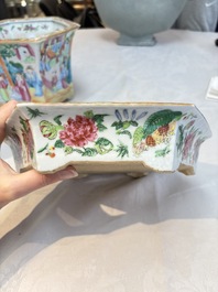 A Chinese Canton famille rose hexagonal jardini&egrave;re and stand, 19th C.