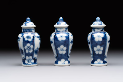 18 Chinese blue and white wares, Kangxi and later