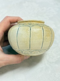 An Annamese or Vietnamese blue and white altar vase, a 'melon' jar and a bowl, 14/15th C.