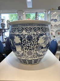 A Chinese blue and white fish bowl with narrative design, 19th C.