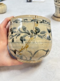 An Annamese or Vietnamese blue and white altar vase, a 'melon' jar and a bowl, 14/15th C.