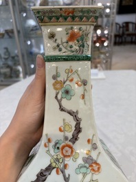 A Chinese famille verte 'zun' vase with floral design, 19th C.