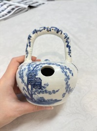 A Chinese blue and white 'Bleu de Hue' lime pot for the Vietnamese market, 19th C.