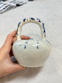 A Chinese blue and white 'Bleu de Hue' lime pot for the Vietnamese market, 19th C.