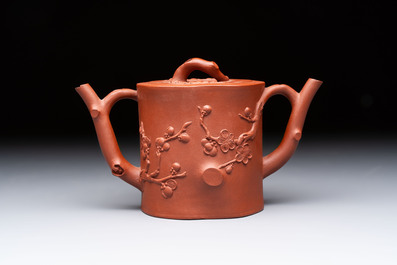 A Chinese Yixing stoneware 'double' teapot, 18th C.