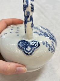 A Chinese blue and white 'Bleu de Hue' lime pot for the Vietnamese market, 19th C.