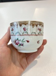 A Chinese famille rose 22-piece tea service with floral design, Qianlong