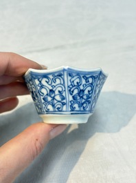 16 Chinese blue and white wares, Kangxi/Yongzheng