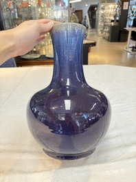 A Chinese flamb&eacute;-glazed vase, 19th C.