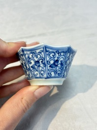 16 Chinese blue and white wares, Kangxi/Yongzheng