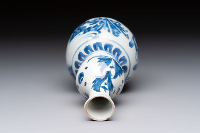 A Chinese blue and white 'playing boys' double gourd vase, Transitional period