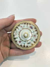 A Chinese famille rose 22-piece tea service with floral design, Qianlong