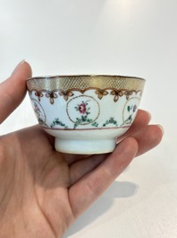 A Chinese famille rose 22-piece tea service with floral design, Qianlong