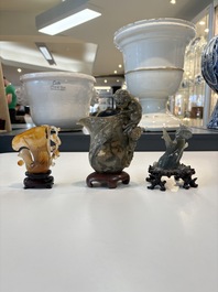 A collection of 26 Chinese jadeite, rock crystal, turquoise, agate and other hardstone carvings, 19/20th C.