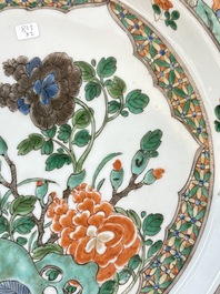 A pair of Chinese famille verte dishes with floral design, lingzhi mark, Kangxi