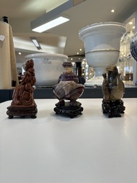 A collection of 26 Chinese jadeite, rock crystal, turquoise, agate and other hardstone carvings, 19/20th C.