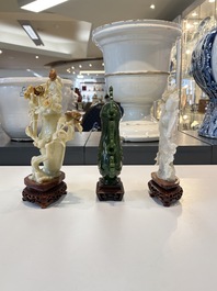 A collection of 26 Chinese jadeite, rock crystal, turquoise, agate and other hardstone carvings, 19/20th C.
