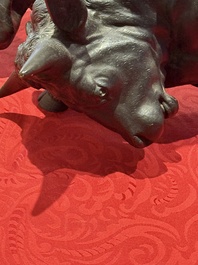 A Japanese bronze okimono of a tiger and a bull, signed Sano Takachika 佐野隆親, Meiji, 19th C.