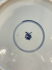 A pair of Chinese famille verte dishes with floral design, lingzhi mark, Kangxi