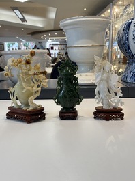 A collection of 26 Chinese jadeite, rock crystal, turquoise, agate and other hardstone carvings, 19/20th C.