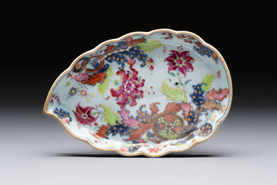 A pair of Chinese famille rose 'pseudo-tobacco leaf' dishes and a saucer, Qianlong