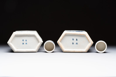 A pair of Chinese blue and white tea caddies and covers, 19th C.