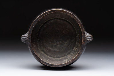 A Chinese bronze censer with 'tianji' handles and kuilong design, Xuande mark, 18/19th C.