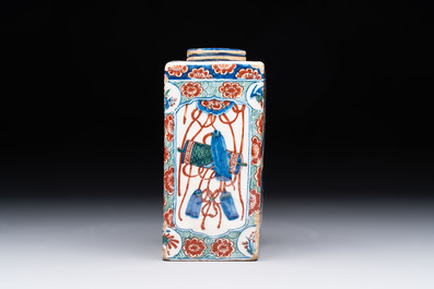 A Dutch Delft cashmere palette tea caddy, early 18th C.