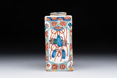 A Dutch Delft cashmere palette tea caddy, early 18th C.
