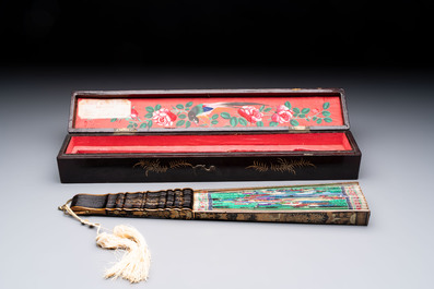 A Chinese Canton gilt-lacquered and painted paper fan with its original box, 19th C.