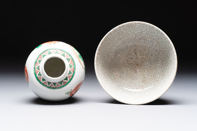Four Chinese famille verte vases, a jar and a bowl, 19th C.