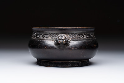 A Chinese bronze censer with 'tianji' handles and kuilong design, Xuande mark, 18/19th C.