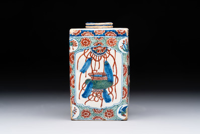 A Dutch Delft cashmere palette tea caddy, early 18th C.