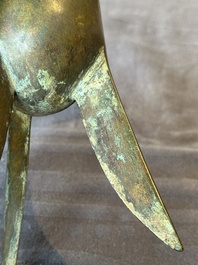 A Chinese archaistic bronze ritual wine vessel, 'jue 爵', Song