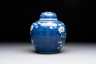 Eight Chinese blue and white 'prunus on cracked ice' wares, 19th C.