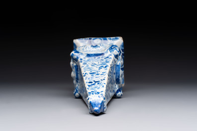 A blue and white Dutch Delft obelisk, late 17th C.