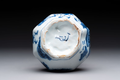A blue and white Dutch Delft double gourd chinoiserie vase, 17th C.