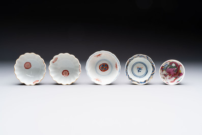 A collection of 17 Chinese blue, white and famille rose wares, Kangxi/Qianlong