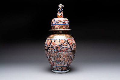 A large Japanese Imari vase and cover, Meiji, 19th C.