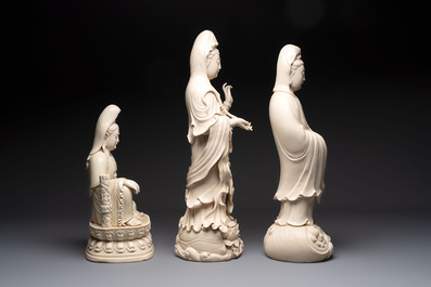 Three large Chinese Dehua blanc de Chine figures of Guanyin, He Chaozong 何朝宗 marks, 20th C.