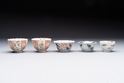 A collection of 17 Chinese blue, white and famille rose wares, Kangxi/Qianlong