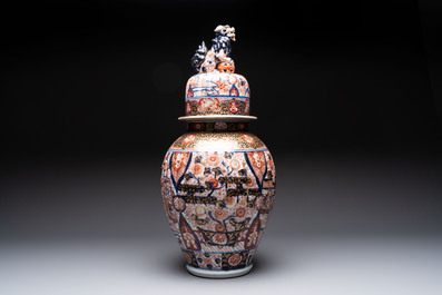 A large Japanese Imari vase and cover, Meiji, 19th C.