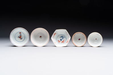 A collection of 17 Chinese blue, white and famille rose wares, Kangxi/Qianlong