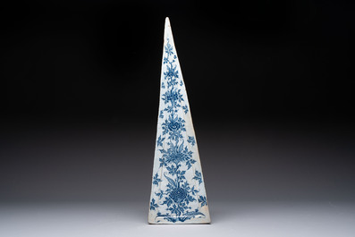 A large and unusual blue and white Dutch Delft obelisk, 17/18th C.