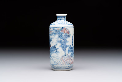 A Chinese blue, white and copper-red 'Ye You Chi Bi 夜遊赤壁' snuff bottle, signed Li Guisheng 李桂生, 19th C.