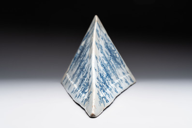 A large and unusual blue and white Dutch Delft obelisk, 17/18th C.