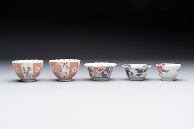 A collection of 17 Chinese blue, white and famille rose wares, Kangxi/Qianlong